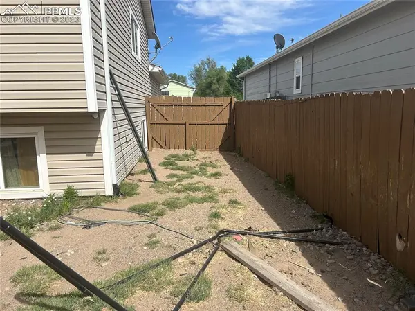 4410 Hennings DR, Colorado Springs, CO 80911