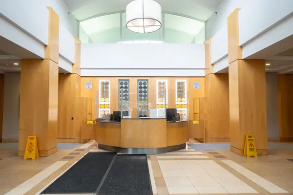 8 Mondeo DR #415, Toronto E04, ON M1P 5C7