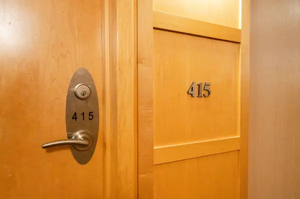 8 Mondeo DR #415, Toronto E04, ON M1P 5C7