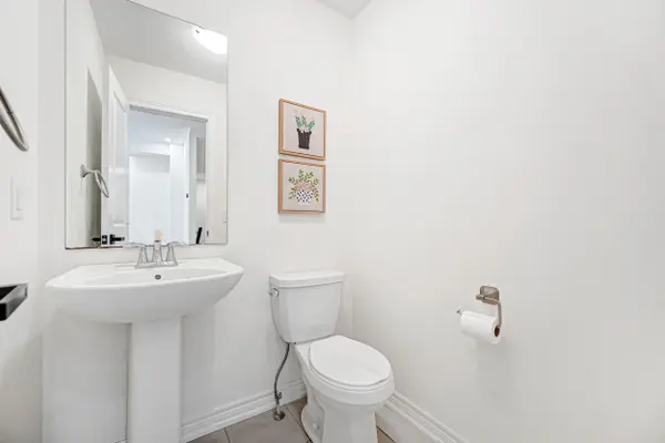 52 Veterans ST, Bradford West Gwillimbury, ON L3Z 4L4