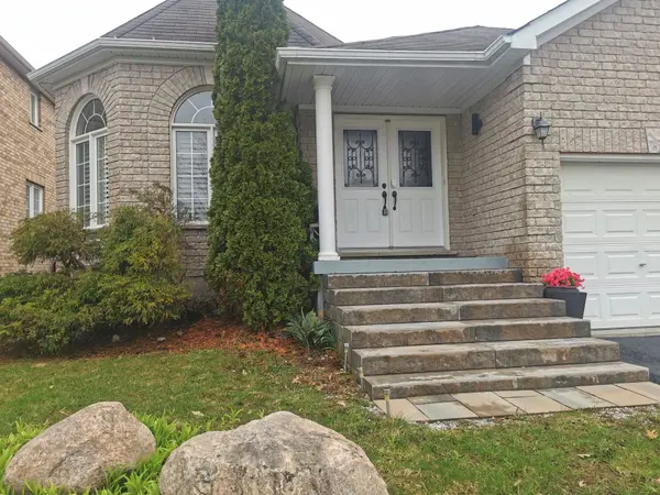 19 Falcon CRES, Barrie, ON L4N 0Y9