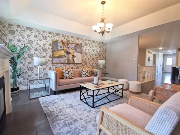 19 Falcon CRES, Barrie, ON L4N 0Y9