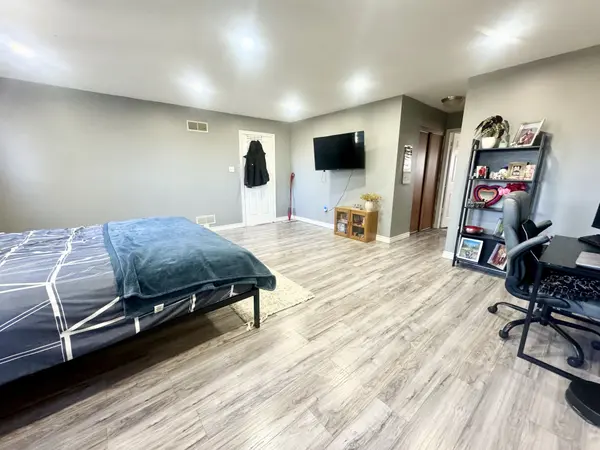 197 Johnson ST, Barrie, ON L4M 5Y9