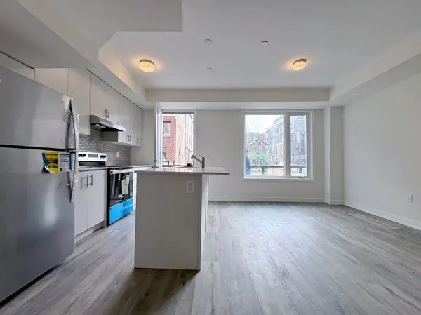 3550 Colonial DR #19, Mississauga, ON L5L 0C1