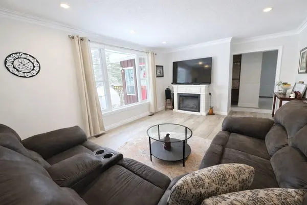 26 Reid ST, Kawartha Lakes, ON K0M 2A0