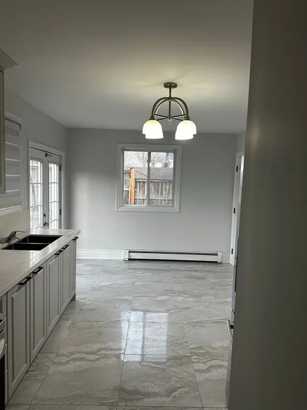 6251 Ker ST E, Niagara Falls, ON L2G 1X7