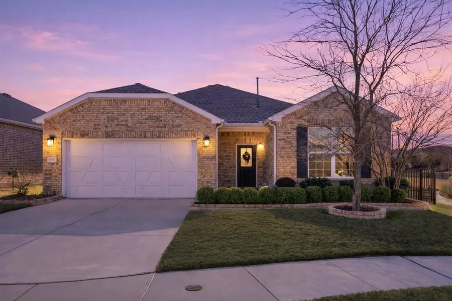 900 Memorial Drive, Little Elm, TX 76227