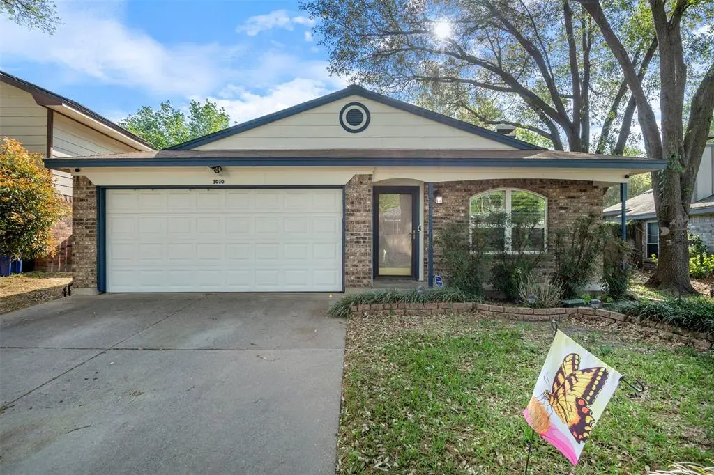 1010 Blue Jay Drive, Mansfield, TX 76063