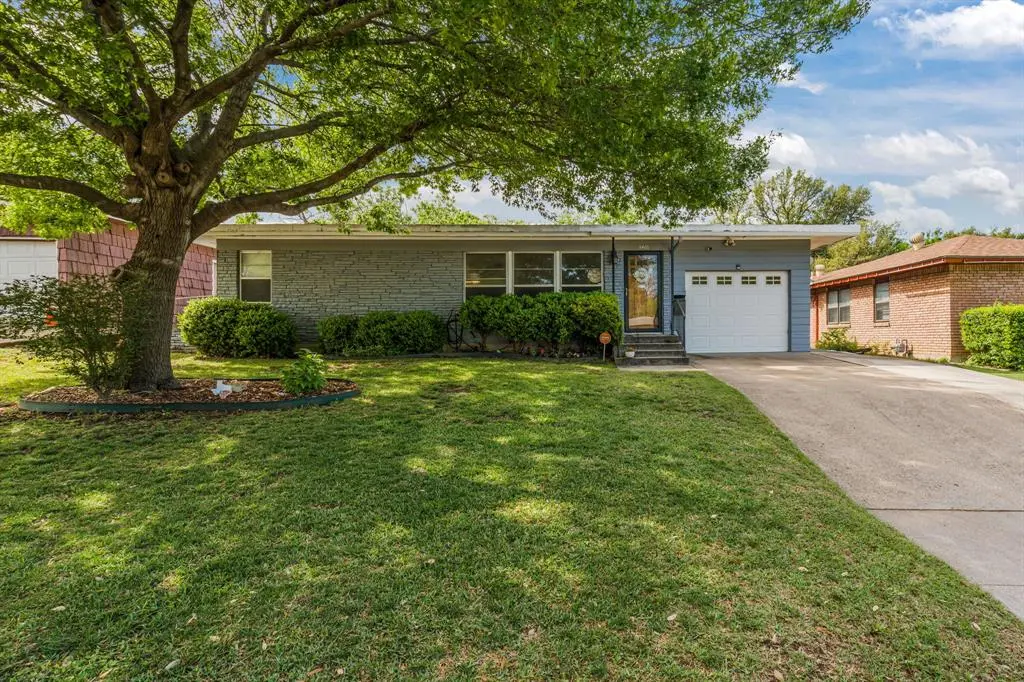 3401 W Fuller Avenue, Fort Worth, TX 76133