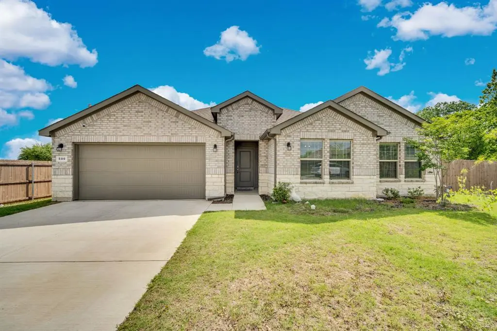 500 Jolie Court, Joshua, TX 76058