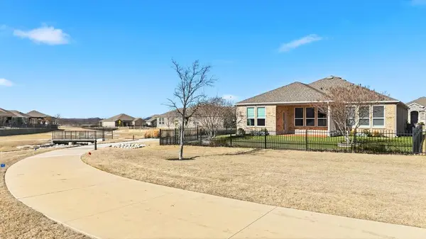 900 Memorial Drive, Little Elm, TX 76227