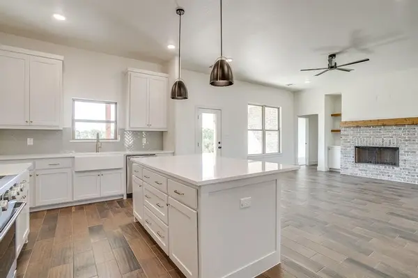 237 Kilkenny Road, Poolville, TX 76487