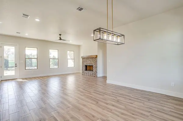 217 Kilkenny Road, Poolville, TX 76487