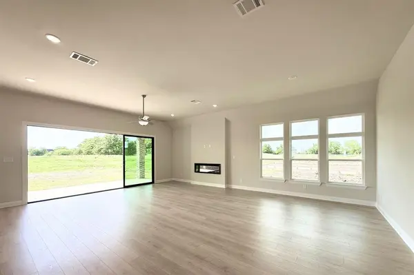 3500 Grizzly Run Drive, Burleson, TX 76028