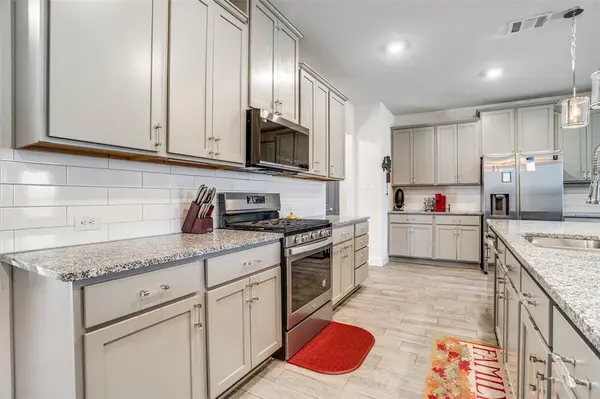 10421 Table Bluff Street, Aubrey, TX 76227