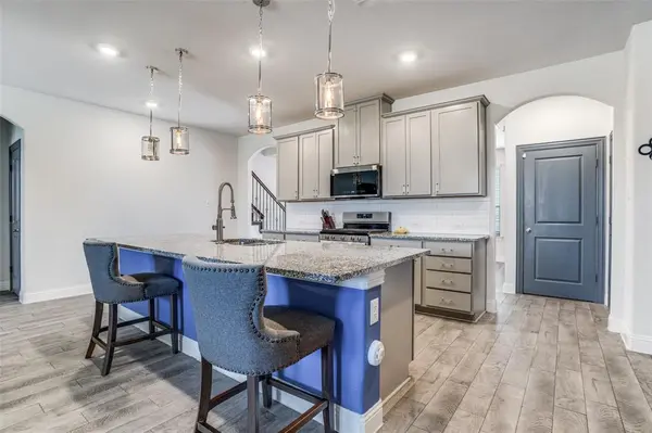 10421 Table Bluff Street, Aubrey, TX 76227