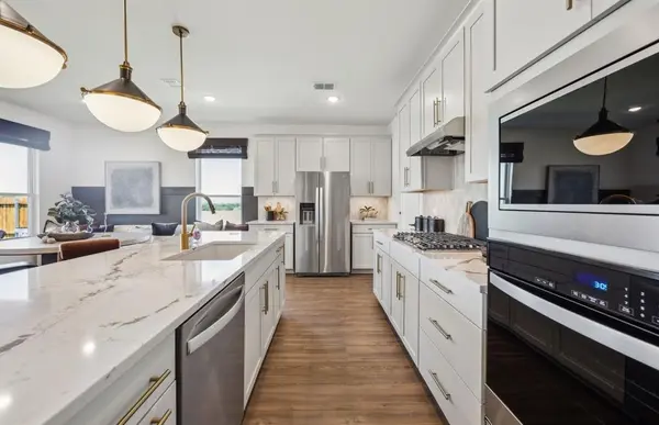 5948 Hodgkin Avenue, Pilot Point, TX 75009