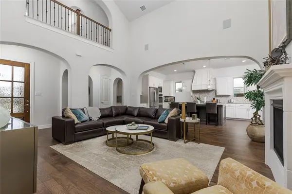 6738 Barnes Drive, Frisco, TX 75034