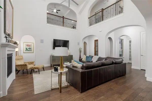 6738 Barnes Drive, Frisco, TX 75034