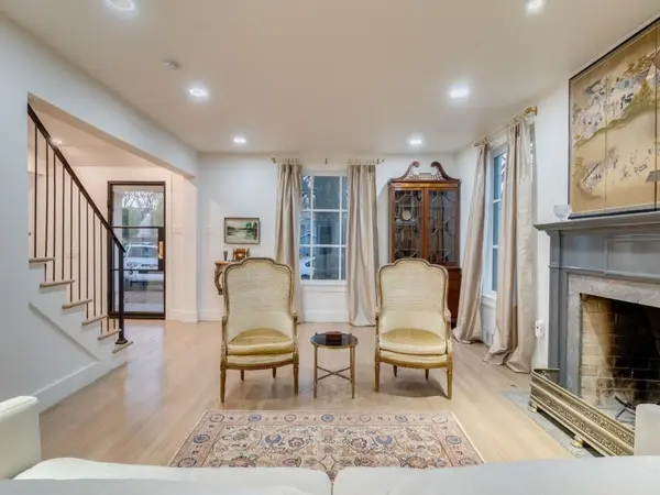 5325 W University Boulevard, Dallas, TX 75209