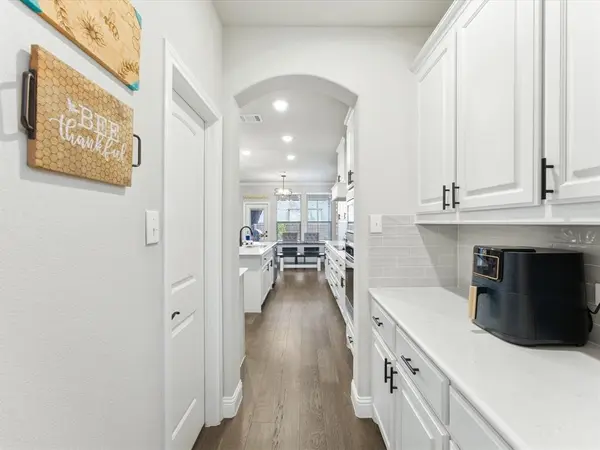 602 Dean Box Drive, Waxahachie, TX 75165