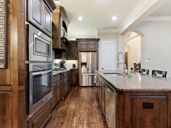 2115 N Hill Drive, Irving, TX 75038