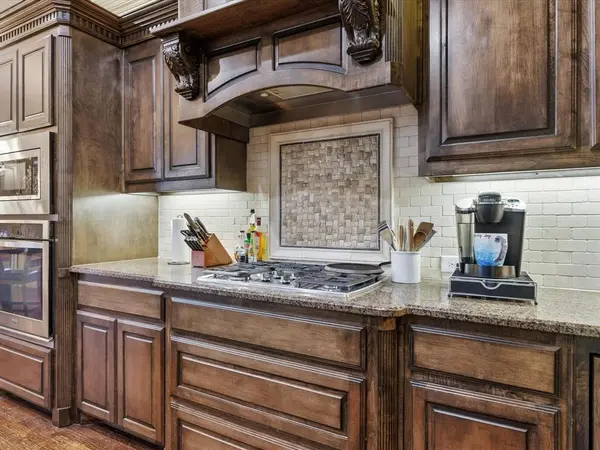 2115 N Hill Drive, Irving, TX 75038