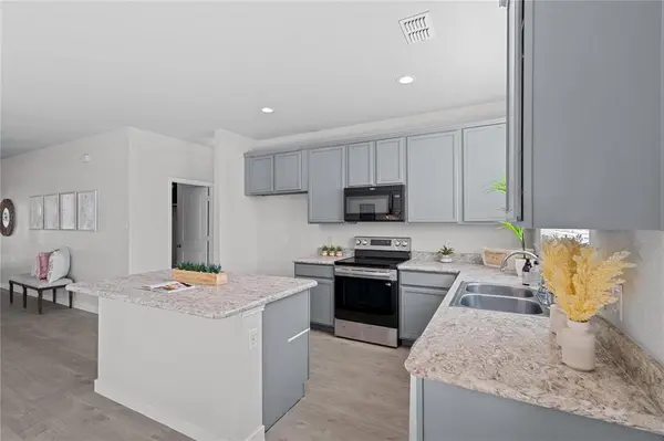 1110 Greywood Drive, Van Alstyne, TX 75495