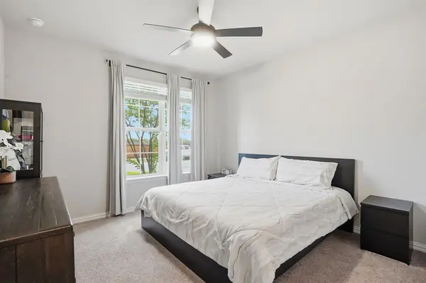 10037 Lakemont Drive, Fort Worth, TX 76131