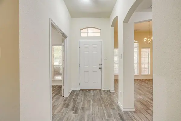 336 Plantation Drive E, Burleson, TX 76028