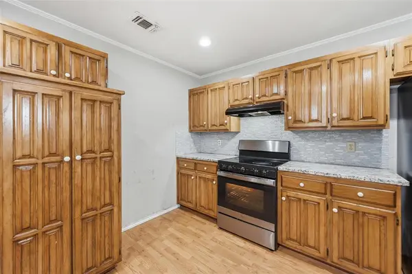 2004 Glen Creek Court, Arlington, TX 76015