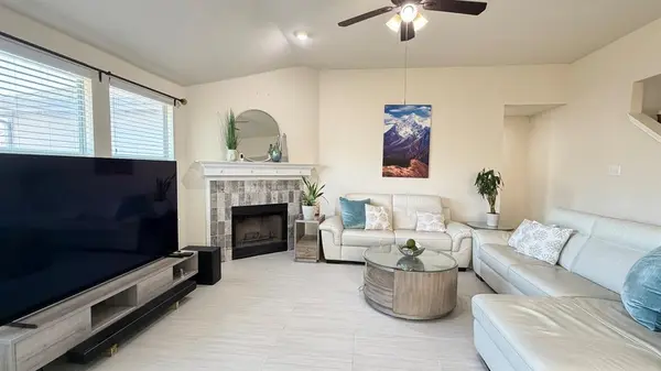 9208 Conestoga Drive, Fort Worth, TX 76131