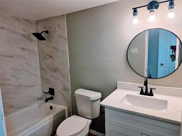 5304 Baker Drive, The Colony, TX 75056