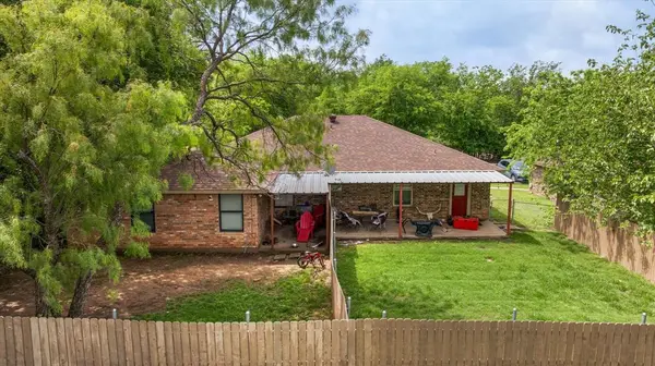 605-607 Clay Street, Glen Rose, TX 76043