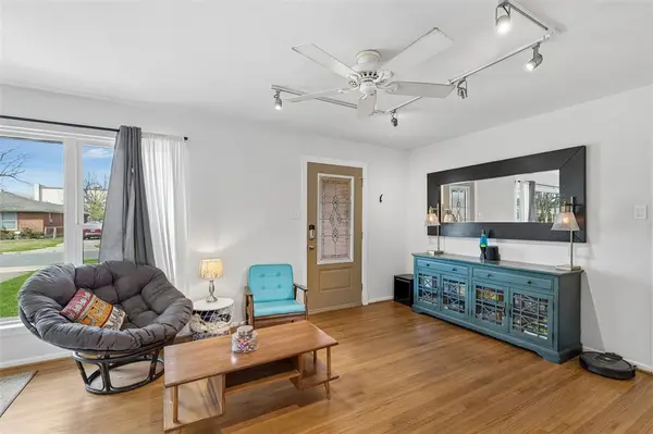 3002 San Medina Avenue, Dallas, TX 75228