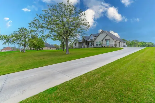 150 Las Brisas Drive, Decatur, TX 76234