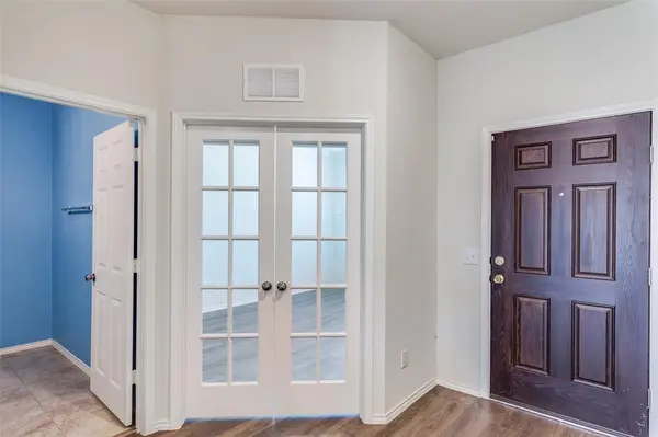 5513 Apple Grove Way, Fort Worth, TX 76123