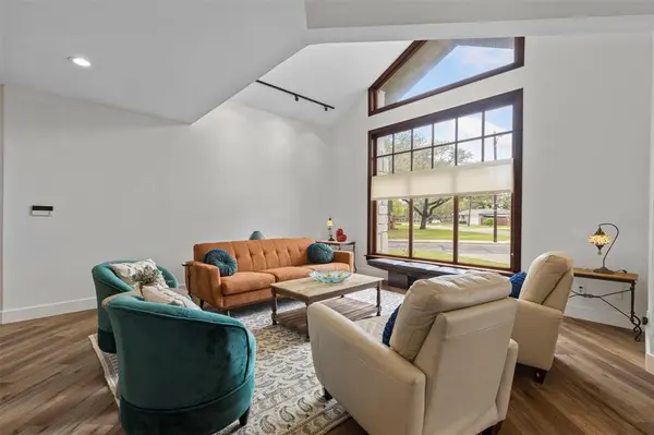 3371 Regent Drive, Dallas, TX 75229