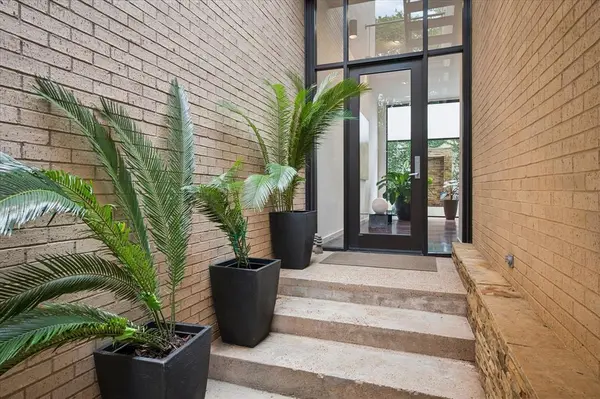 3210 Elizabeth Street, Dallas, TX 75204