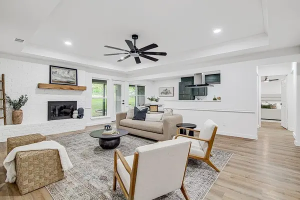 715 Pheasant Run, Burleson, TX 76028