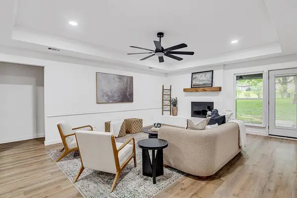 715 Pheasant Run, Burleson, TX 76028