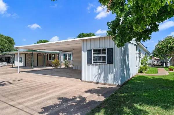 307 Brazos Harbor Drive, Granbury, TX 76048