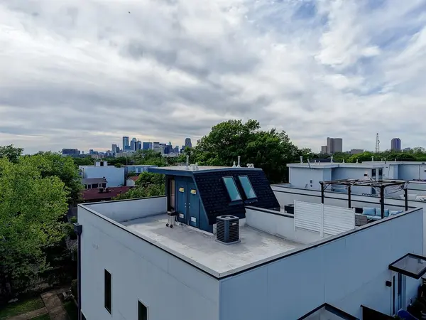 183 S Prairie Avenue, Dallas, TX 75226