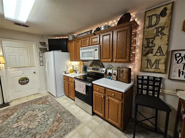 1521 Rice Road #L-102, Tyler, TX 75703