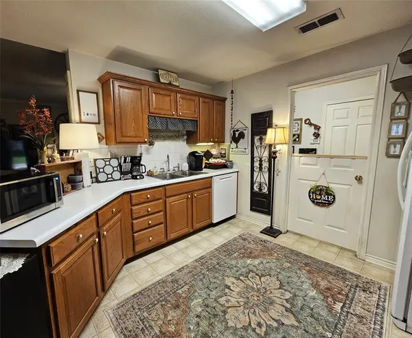 1521 Rice Road #L-102, Tyler, TX 75703