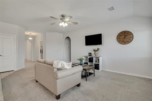 1109 Nighthawk Trail, Alvarado, TX 76009