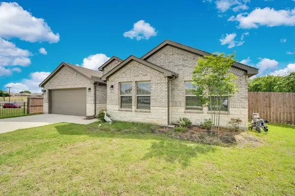 500 Jolie Court, Joshua, TX 76058
