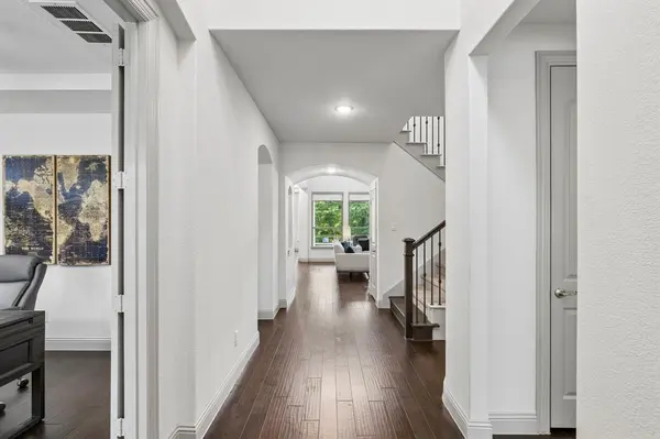 9121 Pecan Woods Trail, Lantana, TX 76226