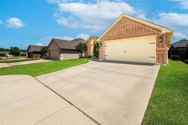 1905 Town Creek Circle, Weatherford, TX 76086