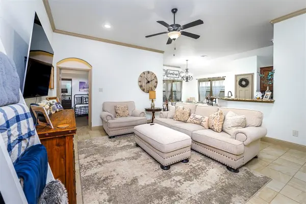 1905 Town Creek Circle, Weatherford, TX 76086